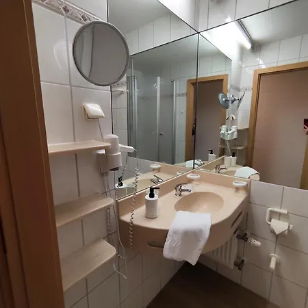 Sauna, Pool Und Gartenzugang Apartment