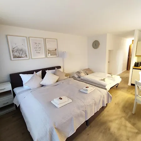 Sauna, Pool Und Gartenzugang 아파트